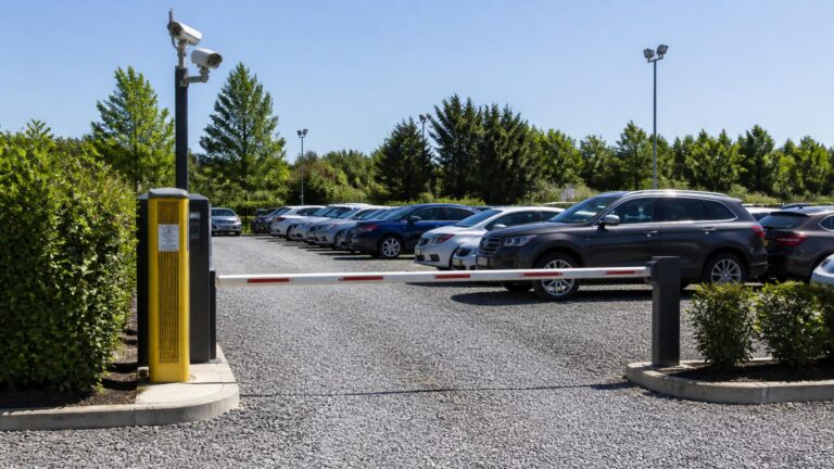 Na co zwrócić uwagę, wybierając prywatny długoterminowy parking przy lotnisku?